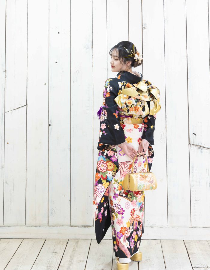 上戸彩〉黒地松竹梅扇|振袖(黒)のレンタル情報【アニバリー】